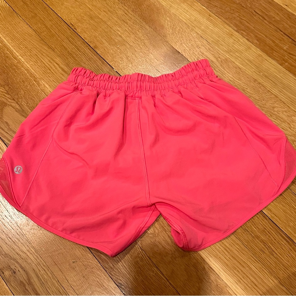 SOLD- Lululemon Hotty Hot Low-Rise Short 2.5" Great condition.